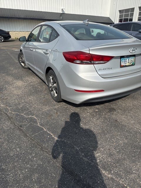 2017 Hyundai Elantra Value Edition photo 4