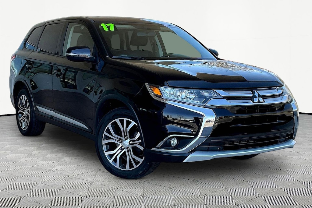 Used 2017 Mitsubishi Outlander SE S-AWC CUV