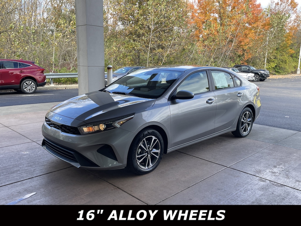Used 2023 Kia Forte LXS IVT Sedan