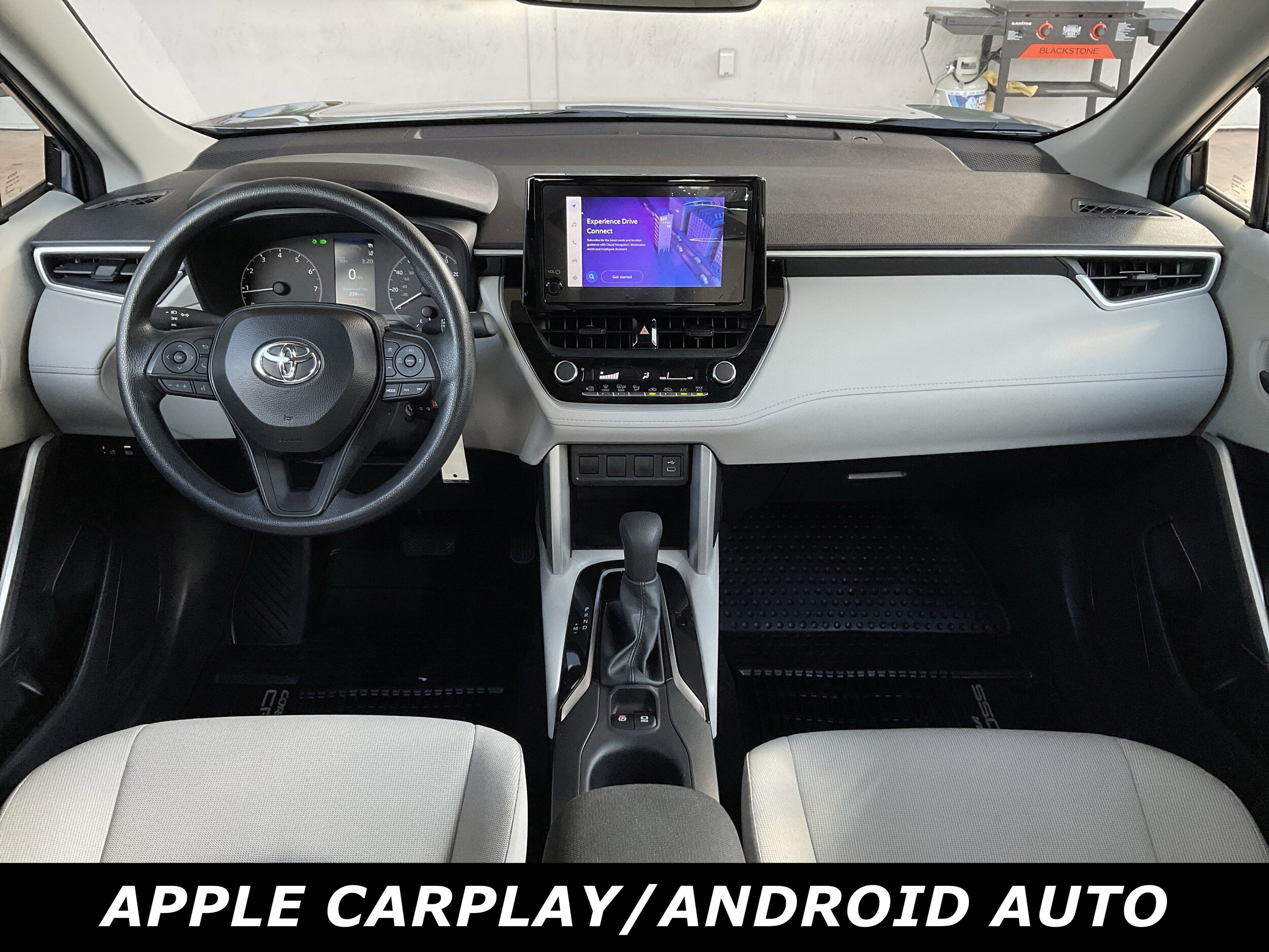 2025 Toyota Corolla Cross L photo 4