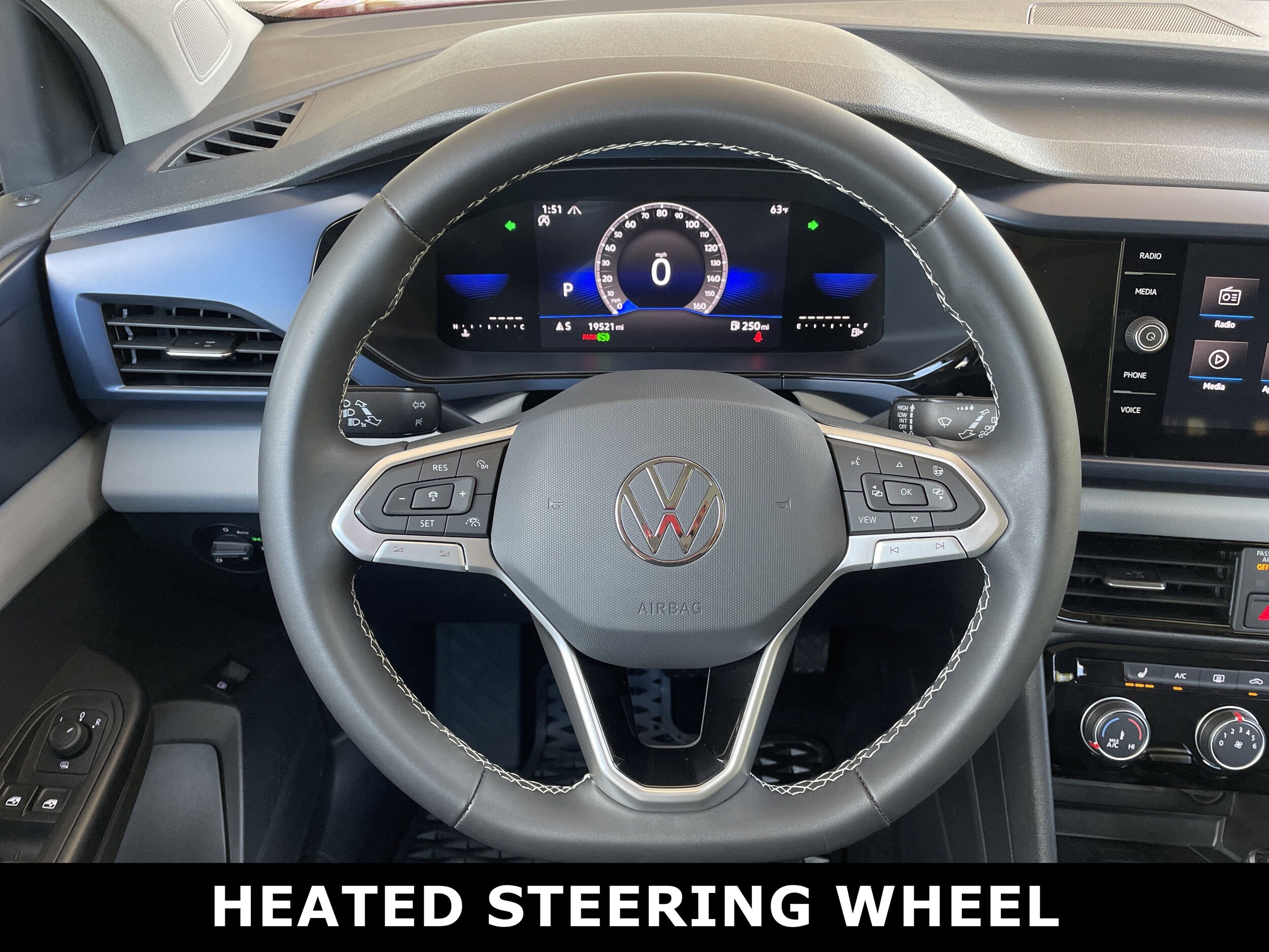 2023 Volkswagen Taos SE photo 2