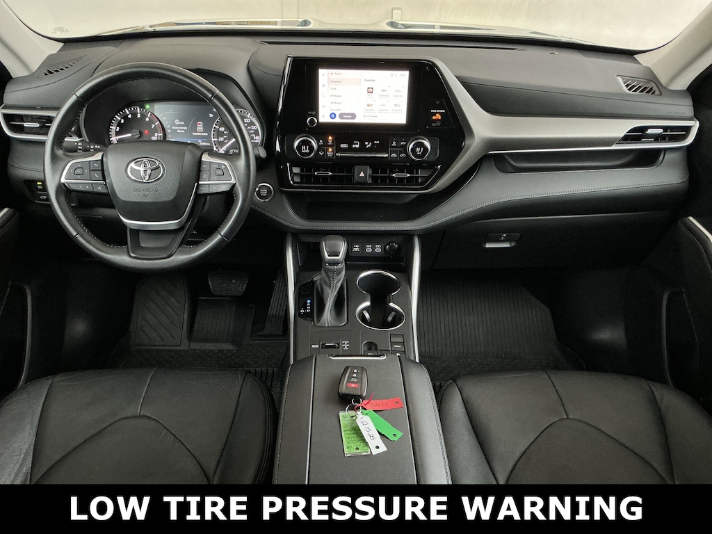 Used 2023 Toyota Highlander L FWD SUV
