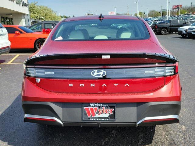 2025 Hyundai Sonata SE photo 4