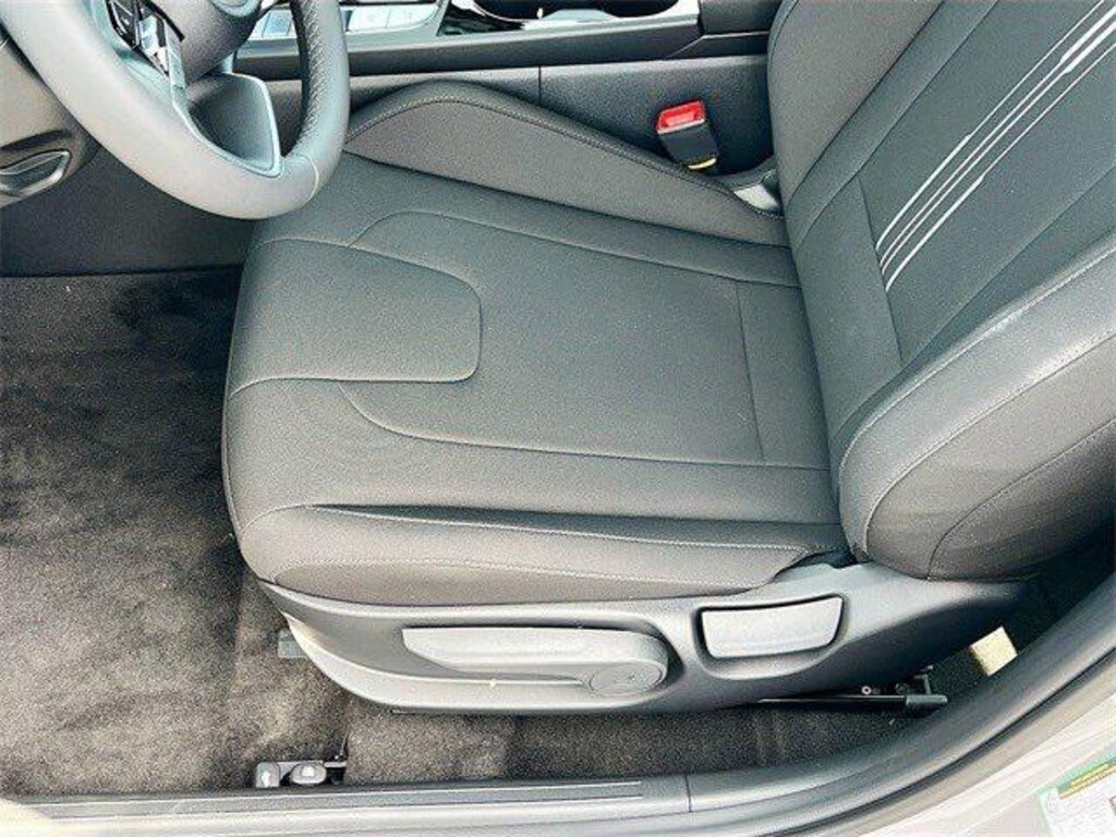 New 2025 Hyundai Elantra SEL Convenience Sedan