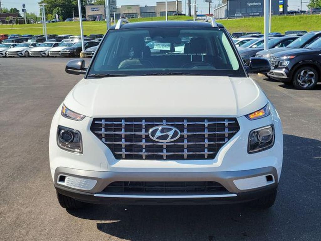 New 2026 Hyundai Venue SEL w/Two-Tone Roof SUV