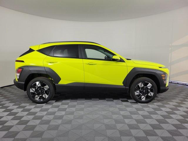 2025 Hyundai Kona SEL photo 2