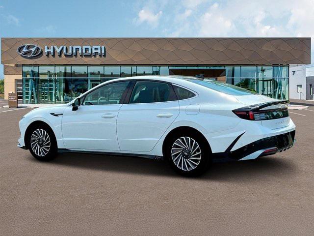 2025 Hyundai Sonata Hybrid Limited photo 4