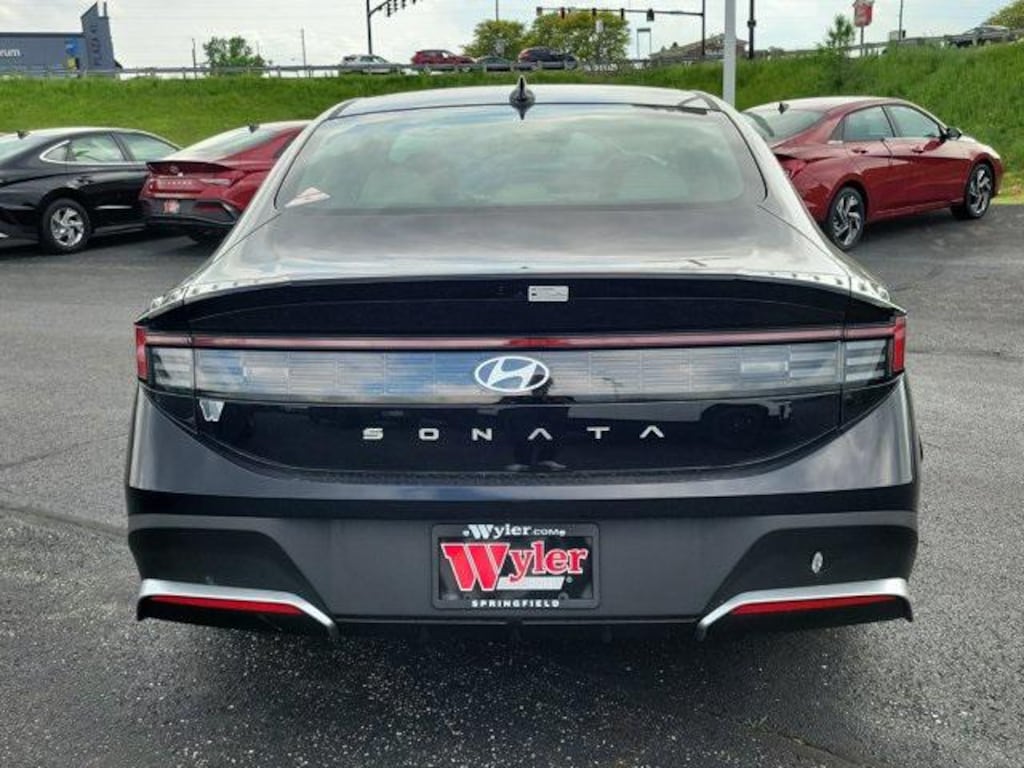 New 2025 Hyundai Sonata SE Sedan