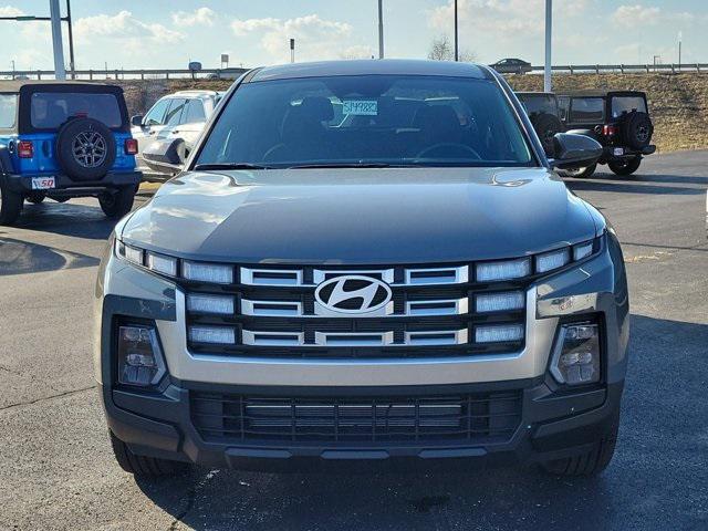 2025 Hyundai Santa Cruz SE photo 2