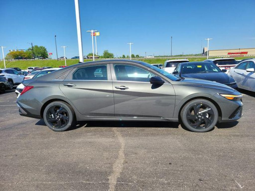 New 2026 Hyundai Elantra SEL Sport Premium Sedan