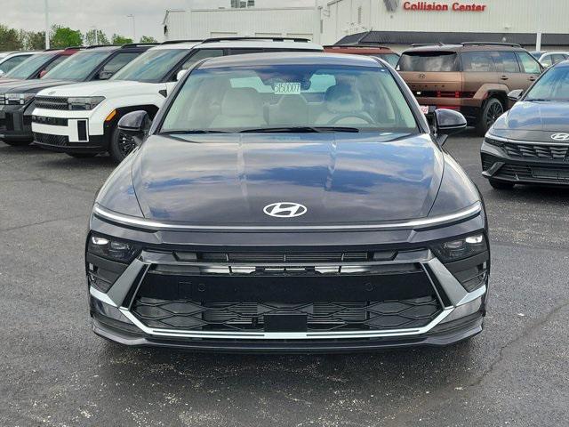 2025 Hyundai Sonata SE photo 2