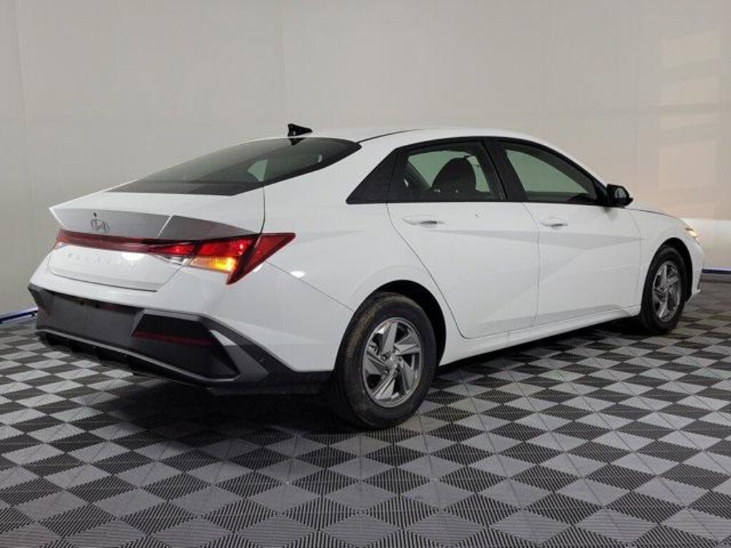 New 2026 Hyundai Elantra SE Sedan