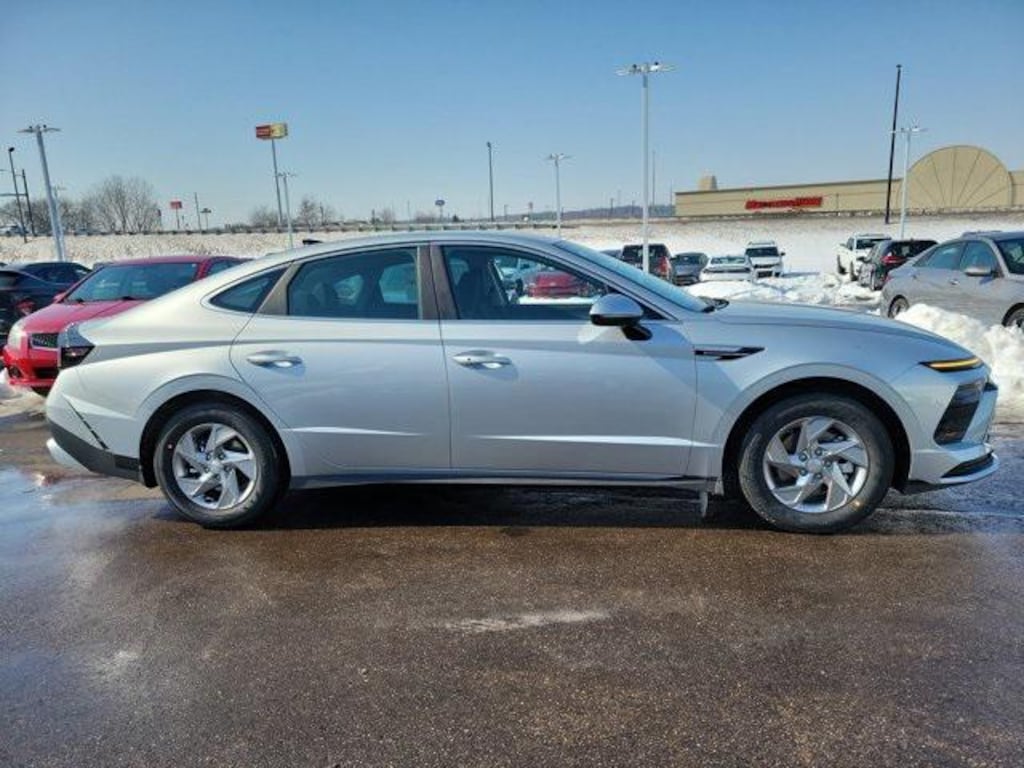 New 2026 Hyundai Sonata SE Sedan