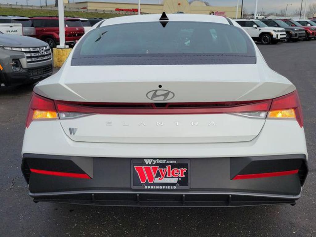 New 2026 Hyundai Elantra SE Sedan