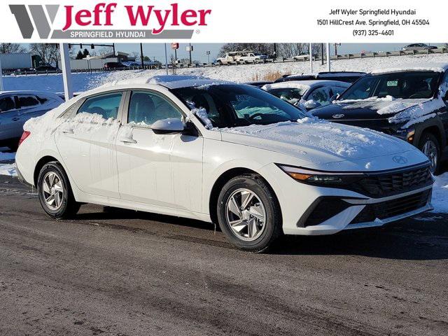 2026 Hyundai Elantra SE's photo