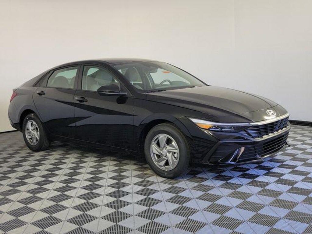 New 2026 Hyundai Elantra SE Sedan