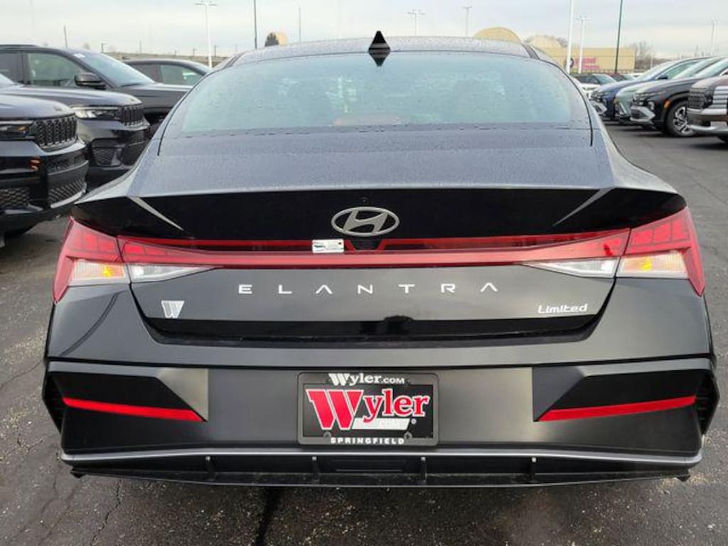 New 2026 Hyundai Elantra Limited Sedan