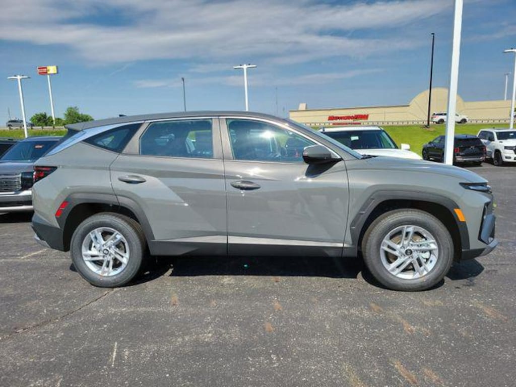 New 2026 Hyundai Tucson SE AWD SUV