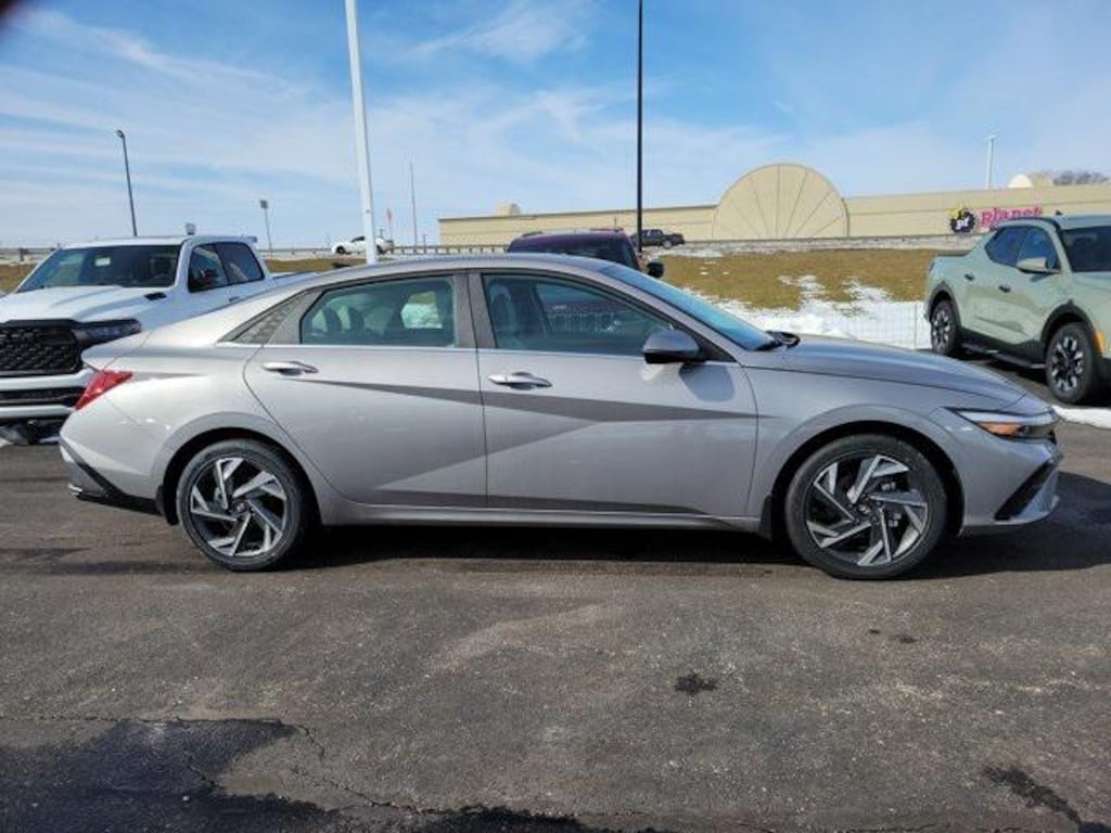 New 2026 Hyundai Elantra Limited Sedan