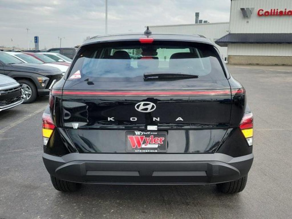 New 2026 Hyundai Kona SE FWD SUV