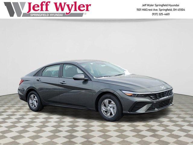 2026 Hyundai Elantra SE's photo