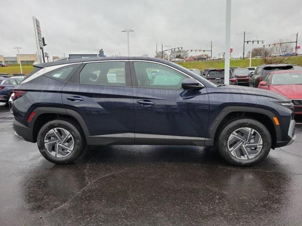 New 2026 Hyundai Tucson Hybrid Blue SUV