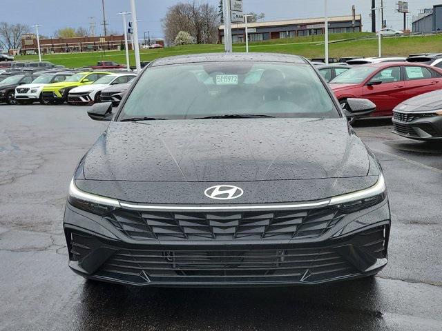 2025 Hyundai Elantra Hybrid SEL Sport photo 2