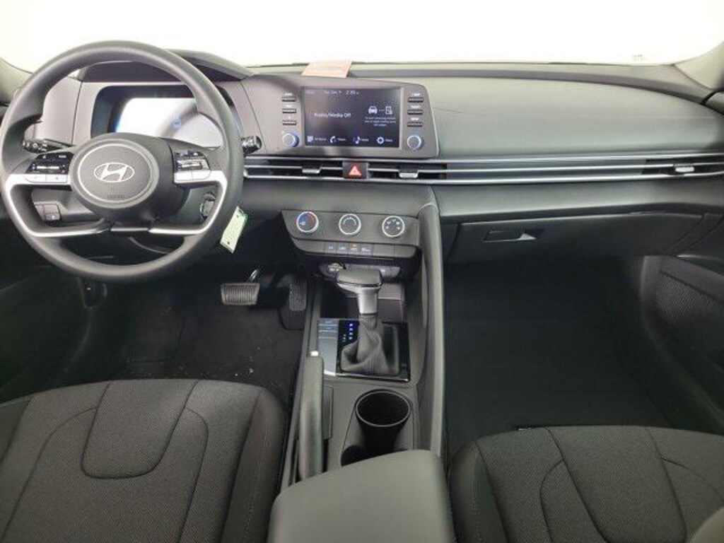 New 2026 Hyundai Elantra SE Sedan