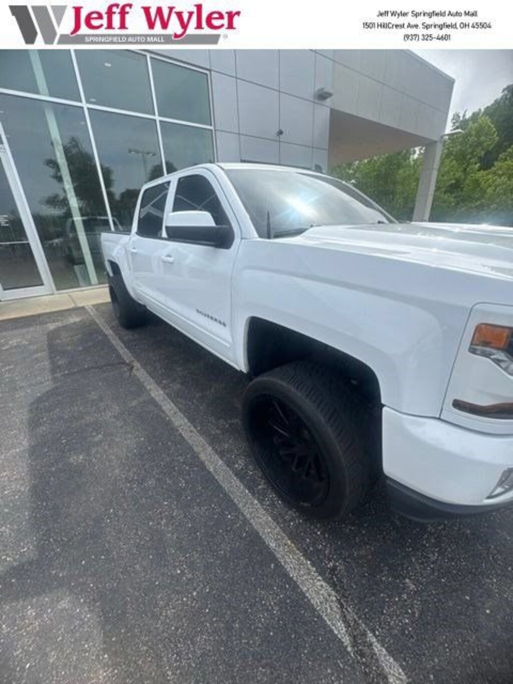 Used 2018 Chevrolet Silverado 1500 4WD Crew Cab 143.5 LT w/2LT Truck