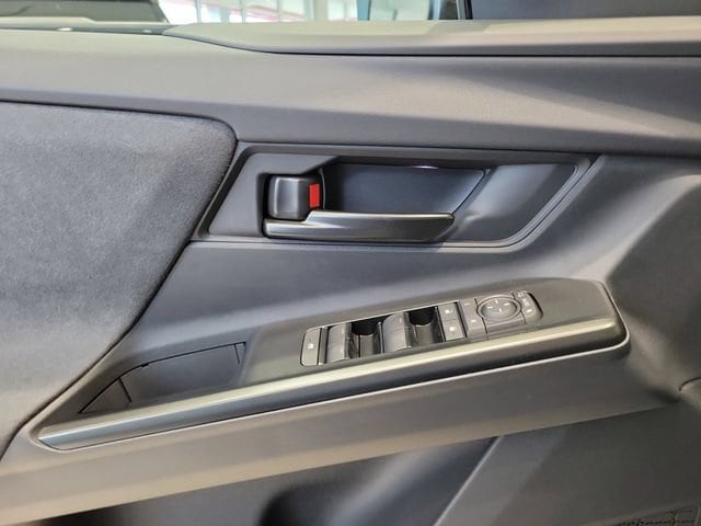 2026 Toyota C-HR SE - Photo 15