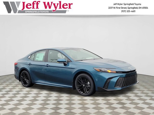 2026 Toyota Camry SE's photo