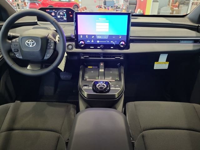 2026 Toyota C-HR SE - Photo 7