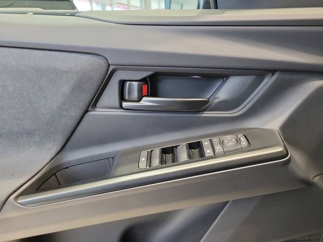 2026 Toyota C-HR SE - Photo 13