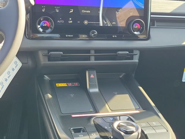 2026 Toyota C-HR SE - Photo 13