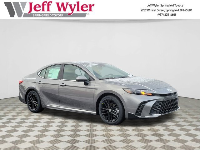 2026 Toyota Camry SE's photo