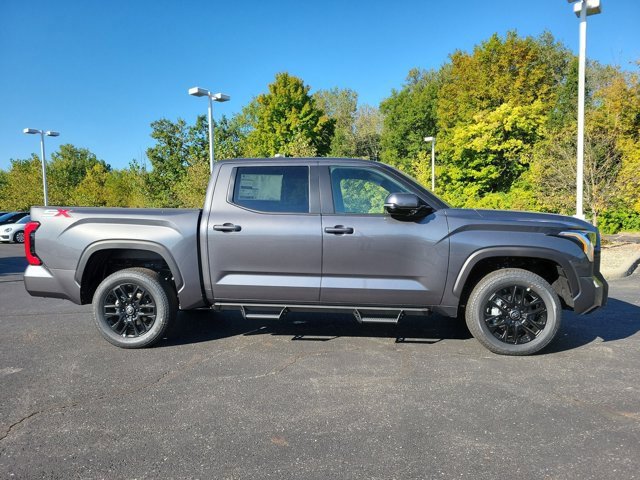 2026 Toyota Tundra SR5 CrewMax photo 3