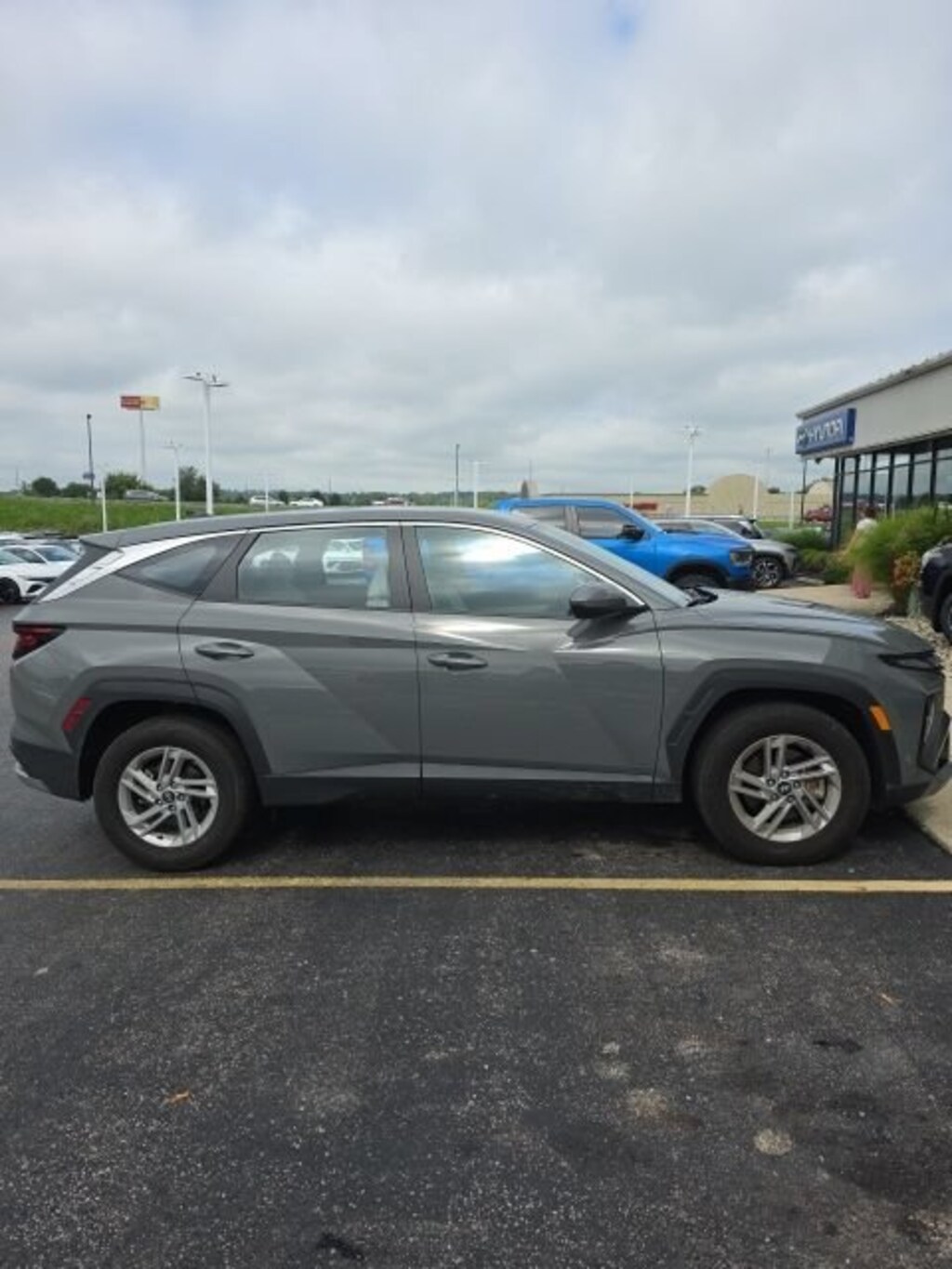 Used 2025 Hyundai Tucson SE FWD Sport Utility