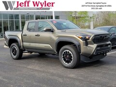 2026 Toyota Tacoma i-FORCE MAX TRD Off-Road i-FORCE MAX Truck Double Cab