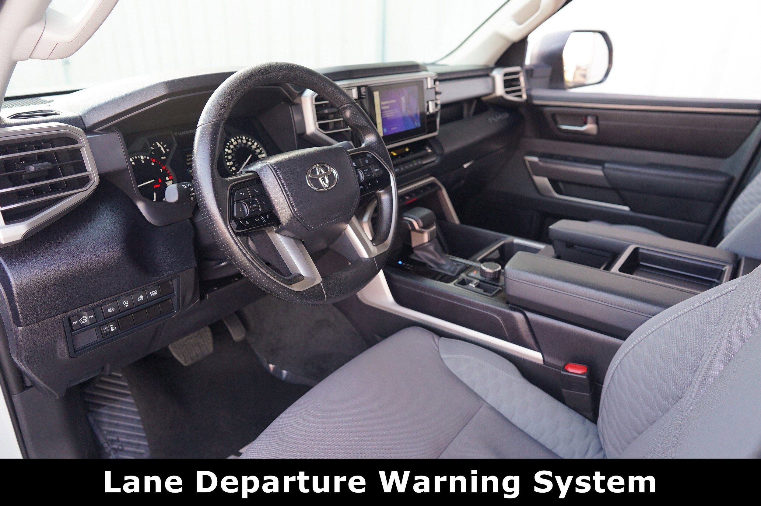 2024 Toyota Tundra SR5 CrewMax photo 4