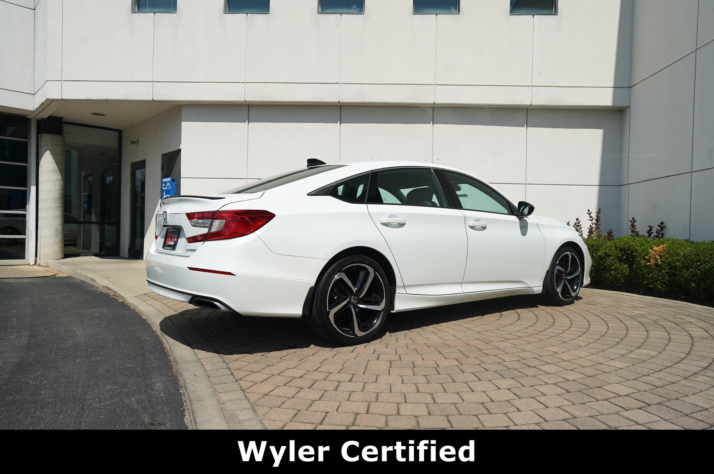 2022 Honda Accord Sport 1.5T photo 2