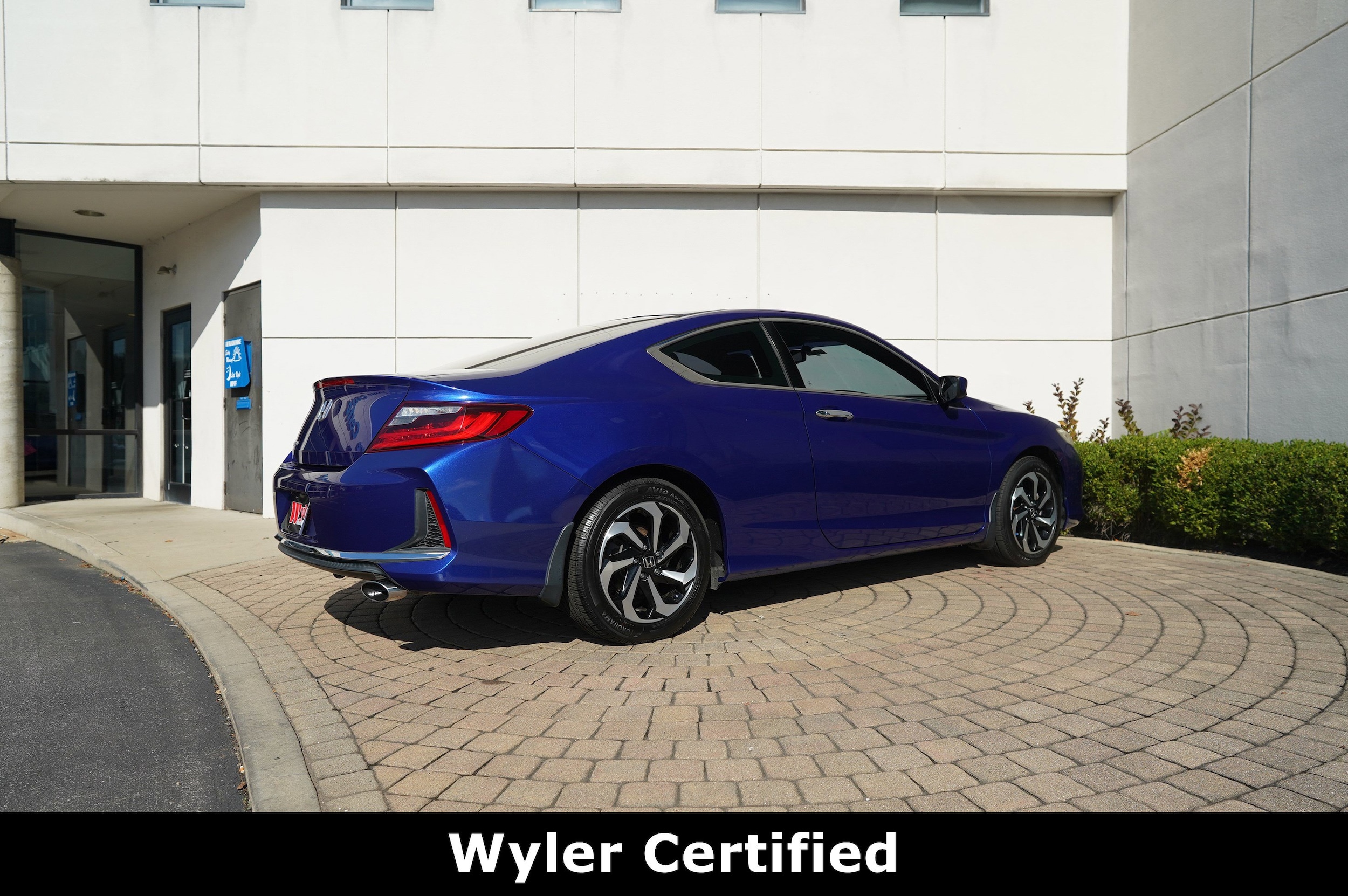 2017 Honda Accord photo 3
