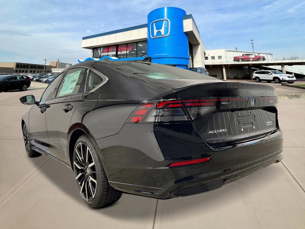 2025 Honda Accord Hybrid Touring photo 3