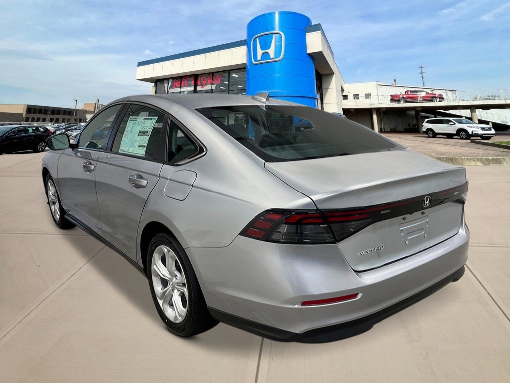 2025 Honda Accord LX photo 3