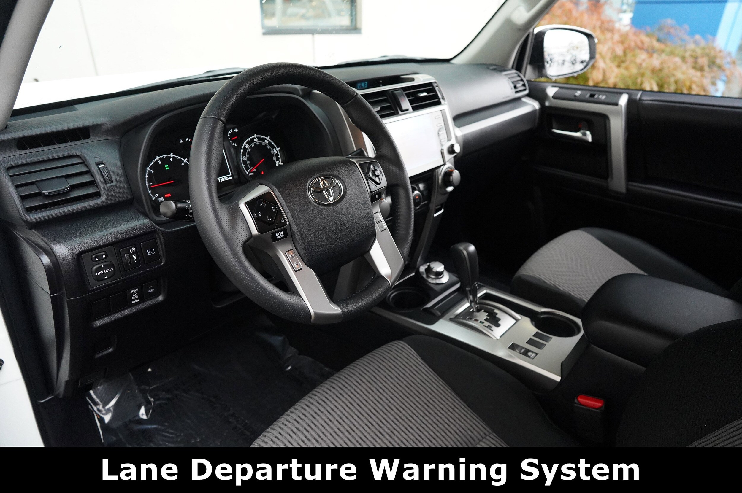2023 Toyota 4Runner SR5 photo 3