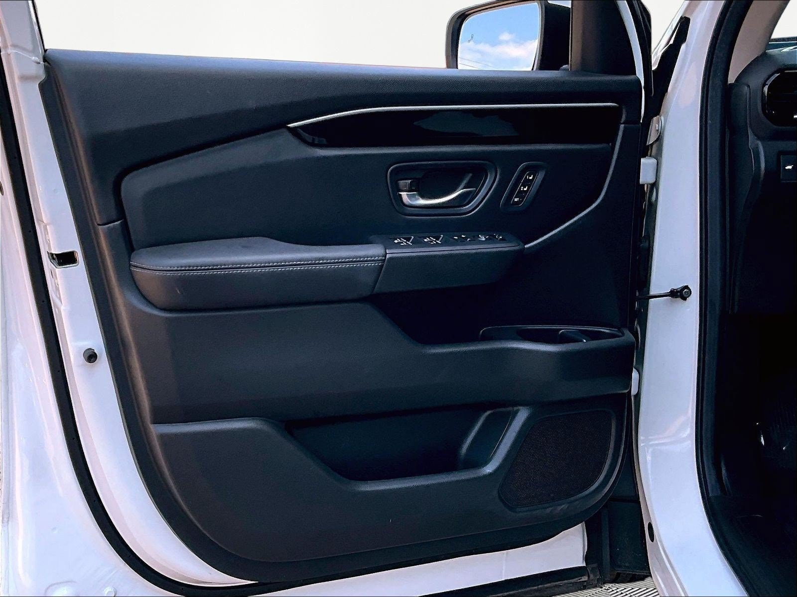 2025 Honda Pilot EX-L - Photo 23