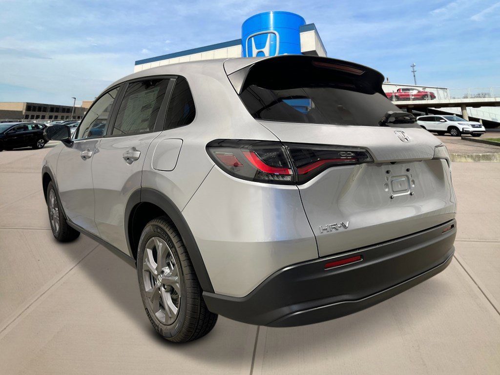 2026 Honda HR-V LX photo 3