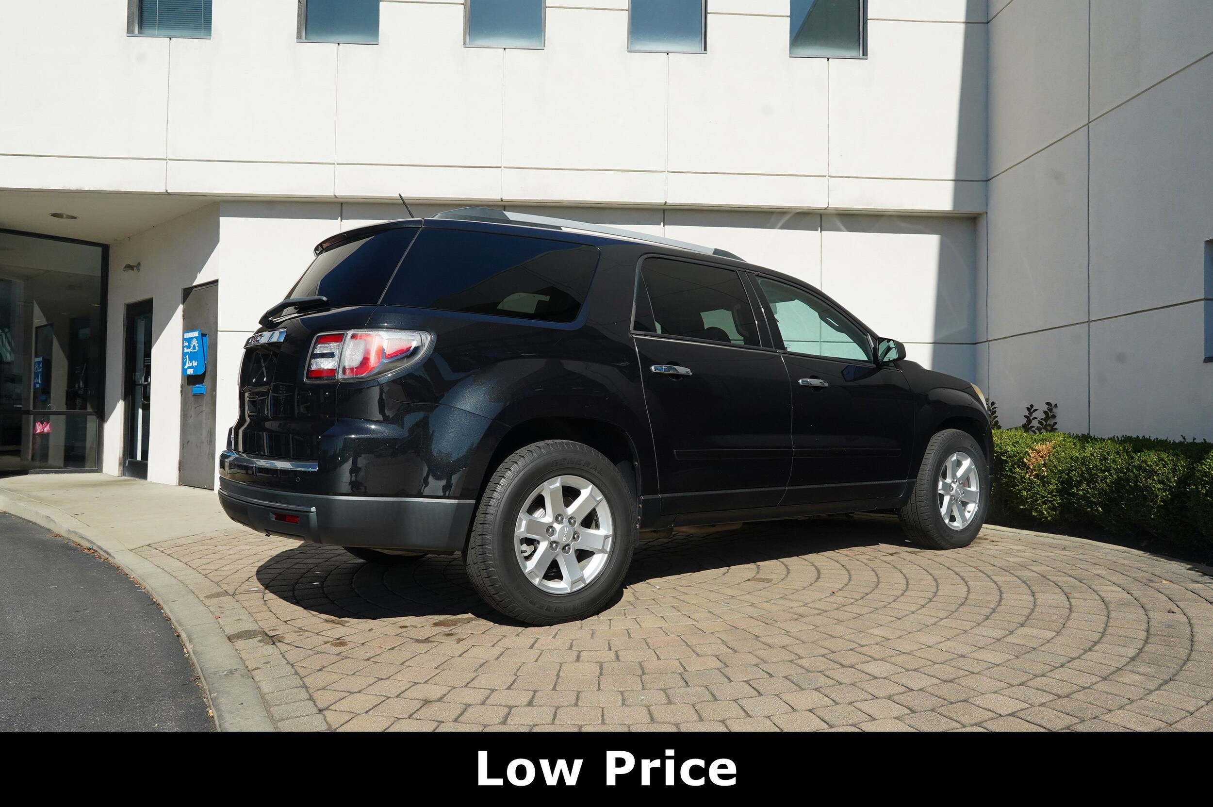 2014 Gmc Acadia SLE photo 2