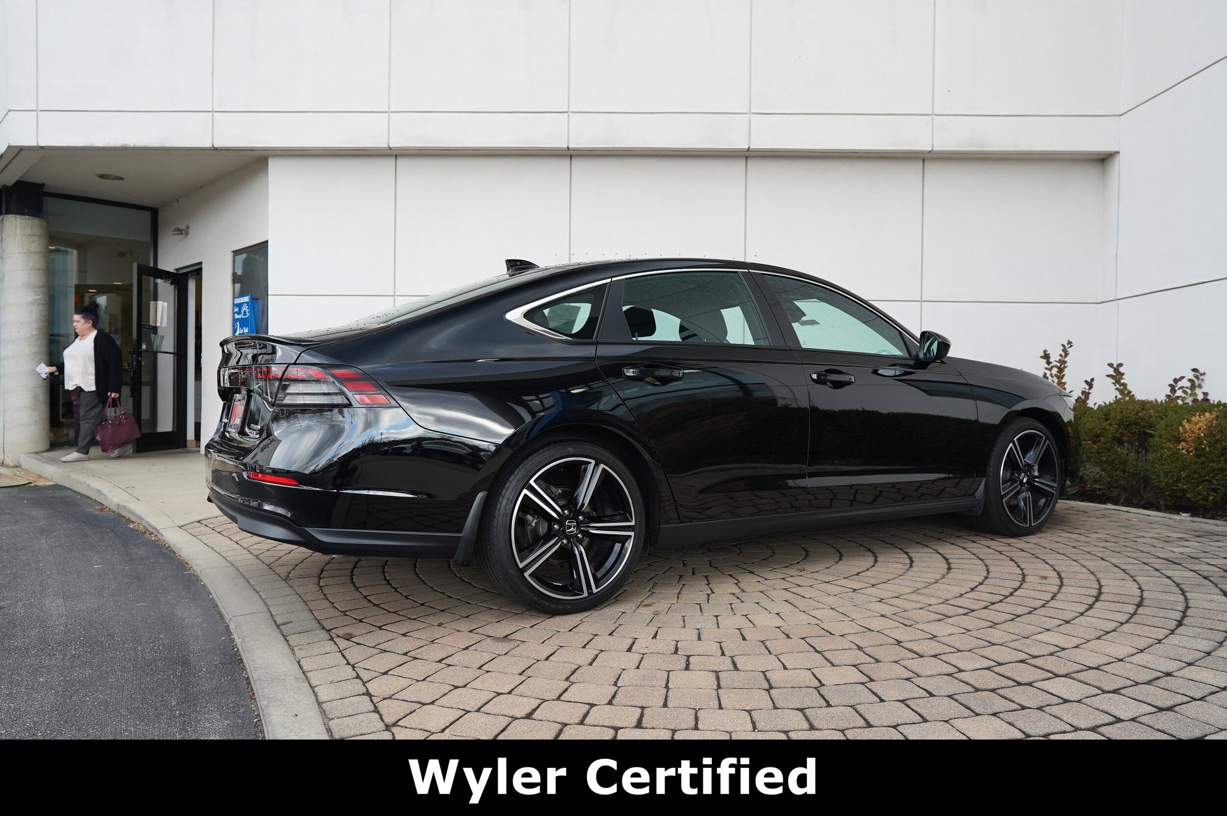 2023 Honda Accord Hybrid Sport photo 2