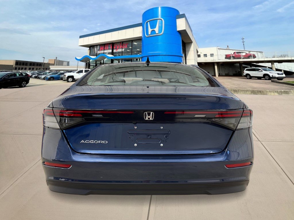 2025 Honda Accord SE photo 4