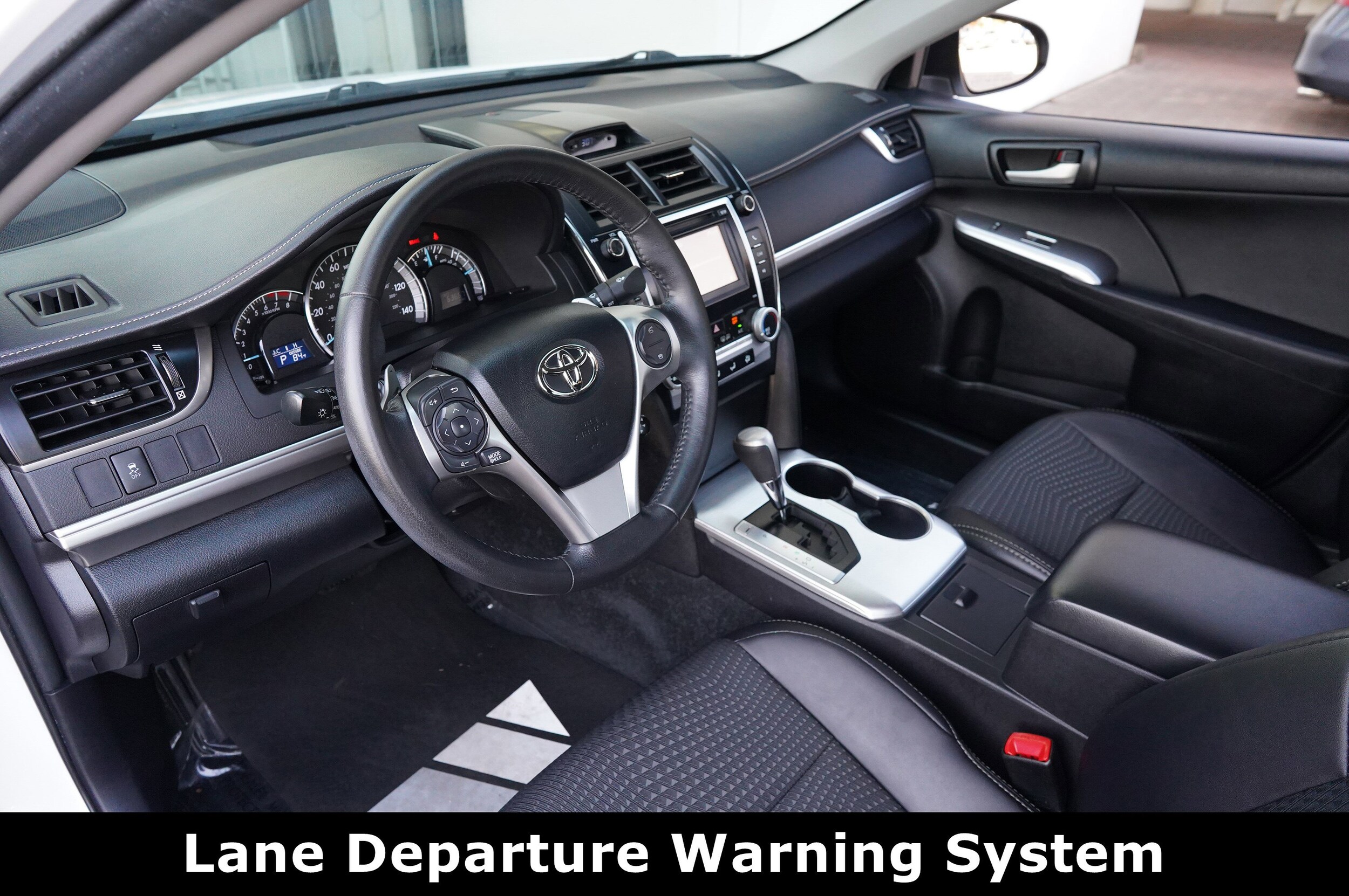 2013 Toyota Camry SE photo 3